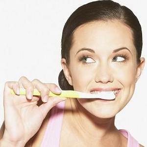 How+to+maintain+healthy+gums+and+teeth